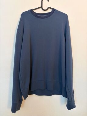 Outdoor Voices Stratus Sweatshirt in Heavyweight CloudKnit - Dark Sky